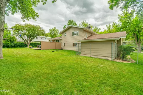 314 Saturn Dr, Bismarck, ND 58503 photo 67
