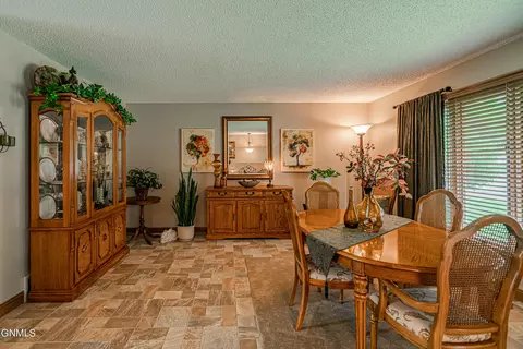 314 Saturn Dr, Bismarck, ND 58503 photo 14