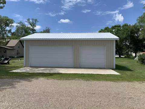 207 3rd St SE, Lamoure, ND 58458 photo 6