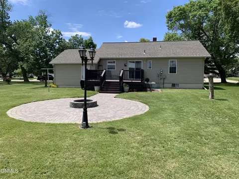 207 3rd St SE, Lamoure, ND 58458 photo 4