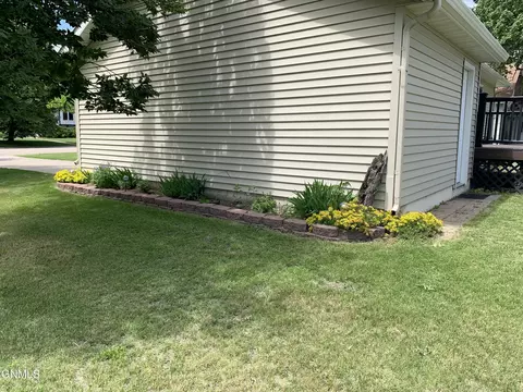 207 3rd St SE, Lamoure, ND 58458 photo 9
