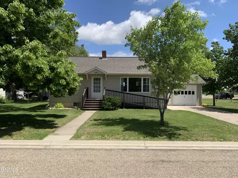 207 3rd St SE, Lamoure, ND 58458 photo 2