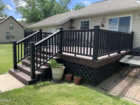 207 3rd St SE, Lamoure, ND 58458 photo 7