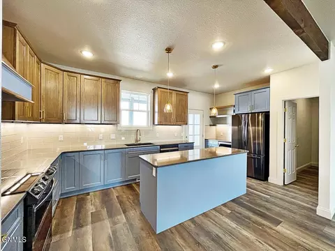 2715 44th Ave W, Williston, ND 58801 photo 8