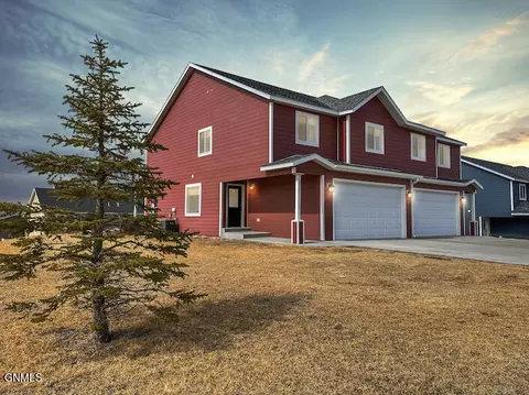 5803 Vanessa Ave, Williston, ND 58801 photo 1