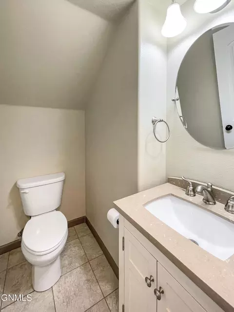 5803 Vanessa Ave, Williston, ND 58801 photo 15