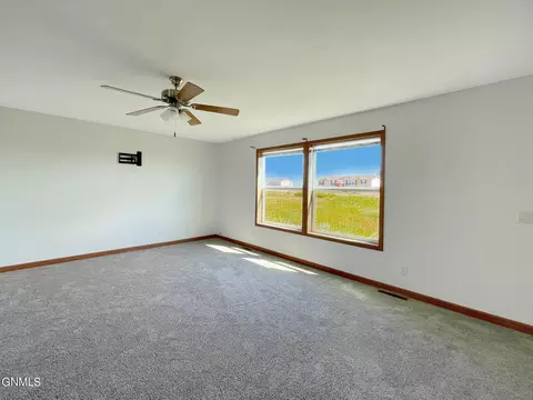 12417 59k St NW, Epping, ND 58843 photo 9