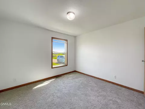 12417 59k St NW, Epping, ND 58843 photo 25
