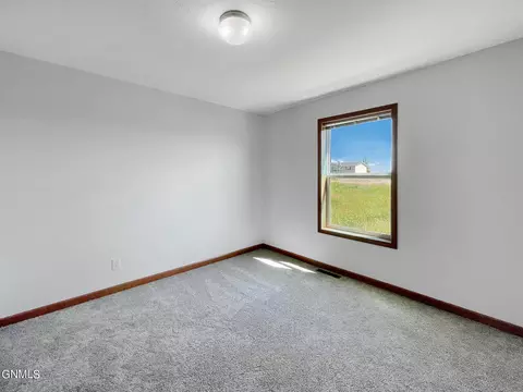 12417 59k St NW, Epping, ND 58843 photo 27