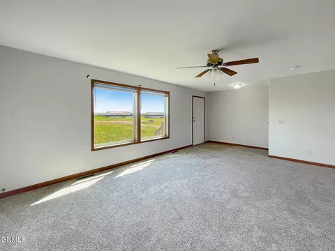 12417 59k St NW, Epping, ND 58843 photo 8