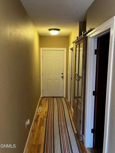 609 2nd St E, Edgeley, ND 58433 photo 18