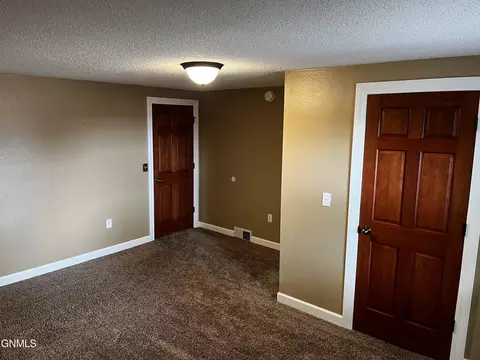 609 2nd St E, Edgeley, ND 58433 photo 31