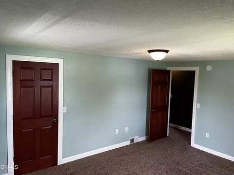 609 2nd St E, Edgeley, ND 58433 photo 36