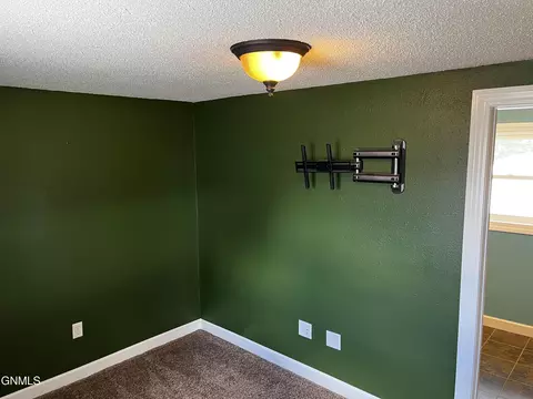 609 2nd St E, Edgeley, ND 58433 photo 34