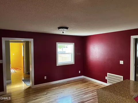 609 2nd St E, Edgeley, ND 58433 photo 24