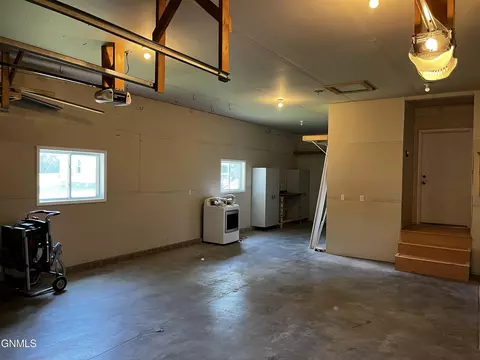 609 2nd St E, Edgeley, ND 58433 photo 42