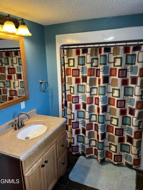 609 2nd St E, Edgeley, ND 58433 photo 29