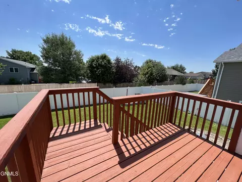 1909 23rd St W St W, Williston, ND 58801 photo 43