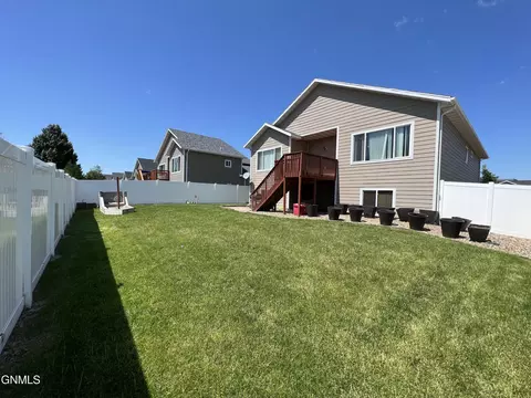 1909 23rd St W St W, Williston, ND 58801 photo 45