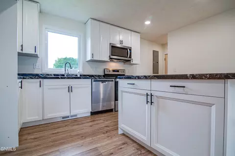 1732 Assumption Dr, Bismarck, ND 58503 photo 13