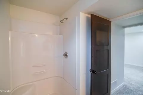 1732 Assumption Dr, Bismarck, ND 58503 photo 33