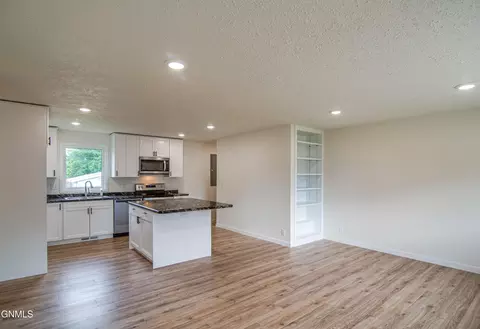 1732 Assumption Dr, Bismarck, ND 58503 photo 7