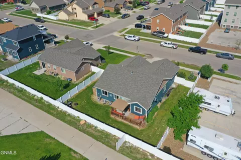 2219 29th Ave W, Williston, ND 58801 photo 9