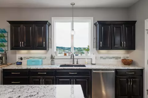 3909 Clairmont Rd, Bismarck, ND 58503 photo 10