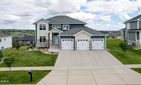 3909 Clairmont Rd, Bismarck, ND 58503 photo 1