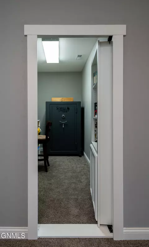 3909 Clairmont Rd, Bismarck, ND 58503 photo 31