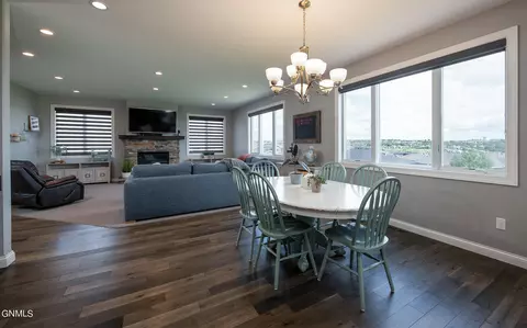 3909 Clairmont Rd, Bismarck, ND 58503 photo 14