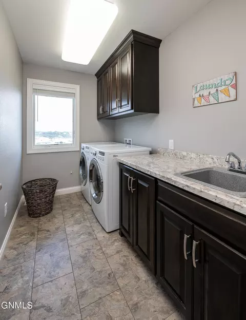 3909 Clairmont Rd, Bismarck, ND 58503 photo 24