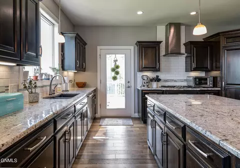 3909 Clairmont Rd, Bismarck, ND 58503 photo 9