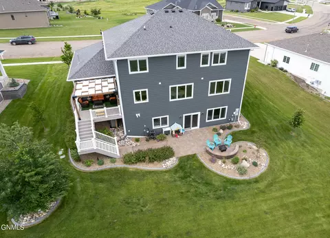3909 Clairmont Rd, Bismarck, ND 58503 photo 3