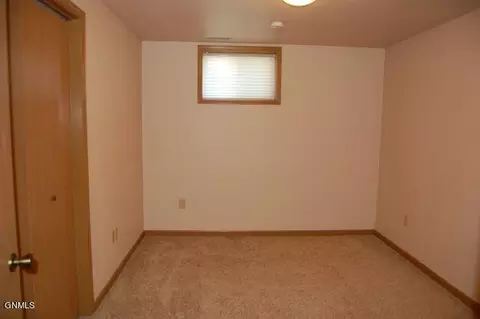 2003 Sage Lily Dr, Sidney, MT 59270 photo 13