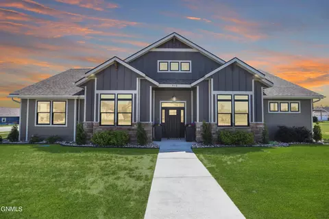 510 Wyatt St, Williston, ND 58801 photo 1