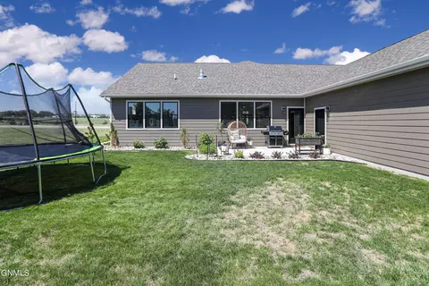 510 Wyatt St, Williston, ND 58801 photo 7