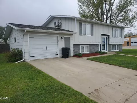 102 3rd Ave SE, Bowman, ND 58623 photo 9