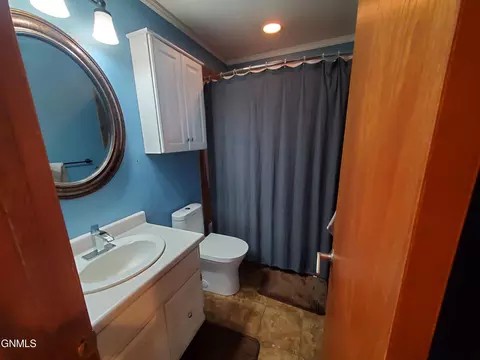 102 3rd Ave SE, Bowman, ND 58623 photo 13
