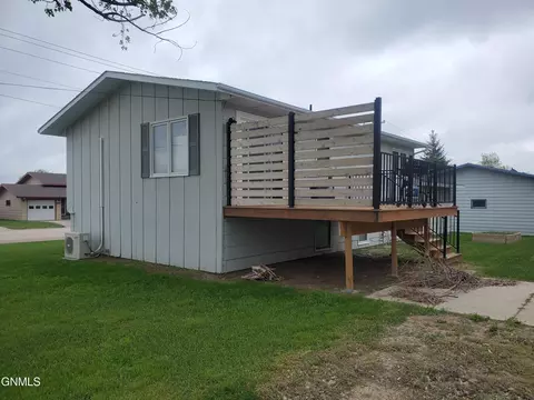 102 3rd Ave SE, Bowman, ND 58623 photo 16