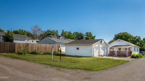 207 11th Ave NE, Mandan, ND 58554 photo 31