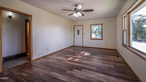 207 11th Ave NE, Mandan, ND 58554 photo 5