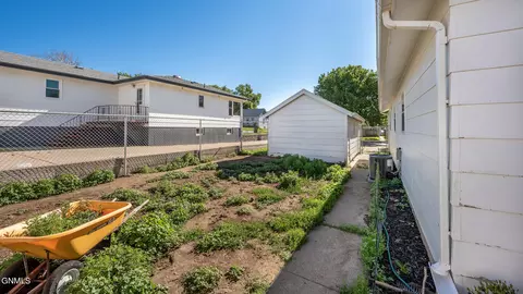 207 11th Ave NE, Mandan, ND 58554 photo 32