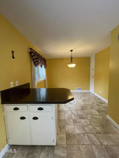 1309 Divide Ave E, Bismarck, ND 58501 photo 7