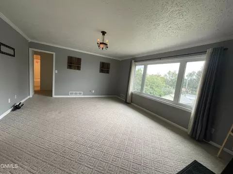 1309 Divide Ave E, Bismarck, ND 58501 photo 11