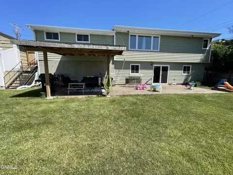 1309 Divide Ave E, Bismarck, ND 58501 photo 31