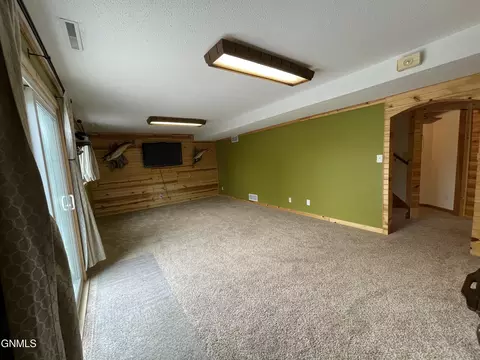 1309 Divide Ave E, Bismarck, ND 58501 photo 21