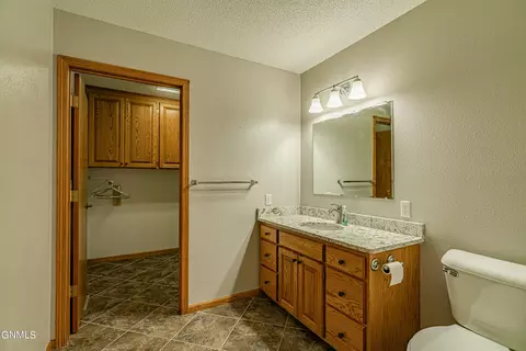 440 Stuttgart Dr, Bismarck, ND 58504 photo 42