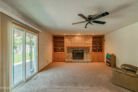 440 Stuttgart Dr, Bismarck, ND 58504 photo 40