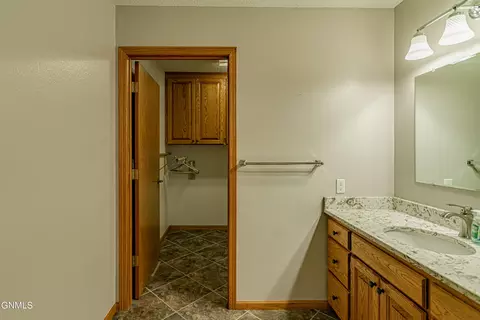 440 Stuttgart Dr, Bismarck, ND 58504 photo 41